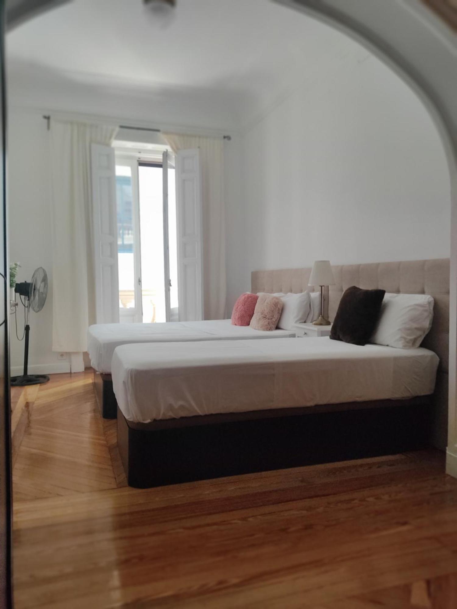 Hotel Grand Via House à Madrid Extérieur photo