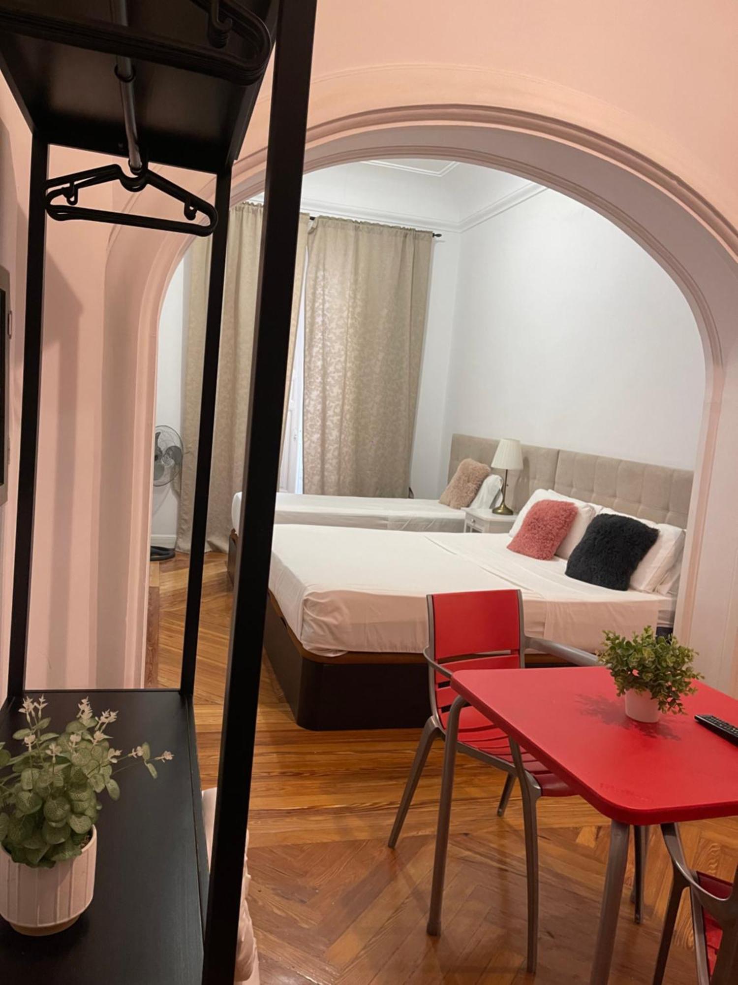 Hotel Grand Via House à Madrid Extérieur photo